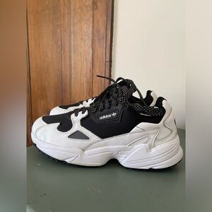 Adidas Falcon Kylie Jenner sneakers white and black size 8.5 chunky dad sneakers